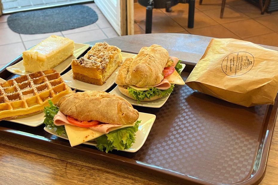 frühstück aus dem Holzbackofen