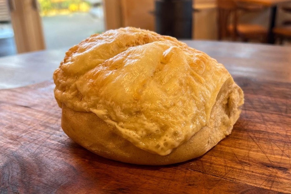 Holzofen-Käsebrötchen