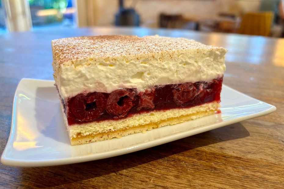Kirsch-Sahne-Schnitte